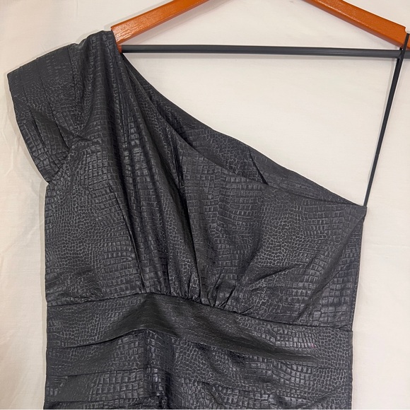 Asymmetrical Dress - Picture 2 of 2